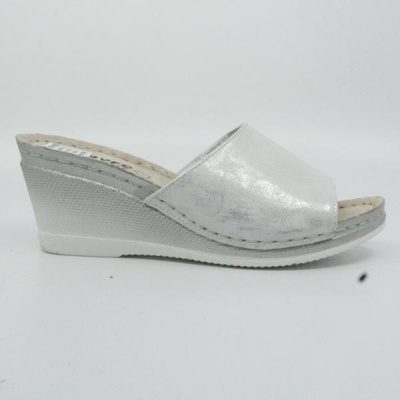 Klapki damskie DE80-3.WHITE (36/41,8par)