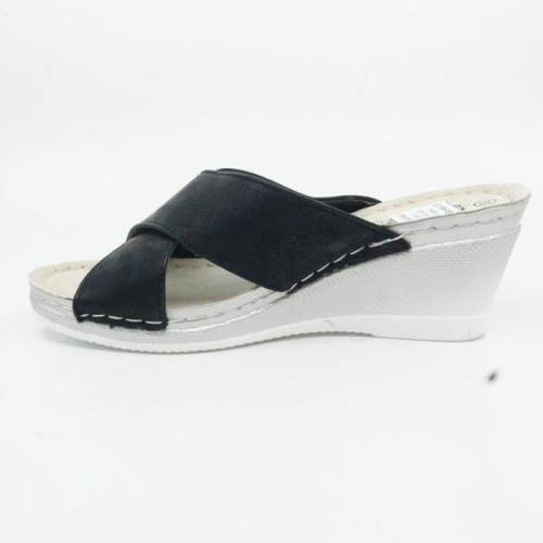 Klapki damskie DE81-1.BLACK (36/41,8par)