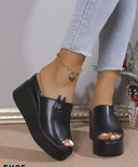 Klapki damskie 7AEK05.BLACK (36/41,12par)