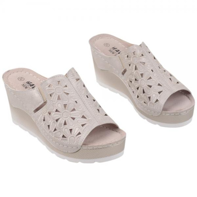 Klapki damskie DE03-6.BEIGE (36/41,8par)