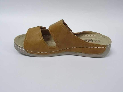 Klapki damskie 7AC2222.CAMEL (36/42,12par)