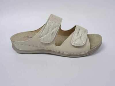 Klapki damskie 7A21209-4.BEIGE (36/42,12par)