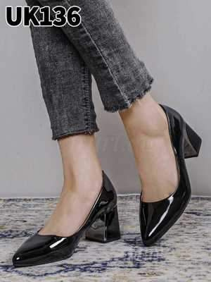 Czółenka damskie UK136.BLACK (36/41 12par)