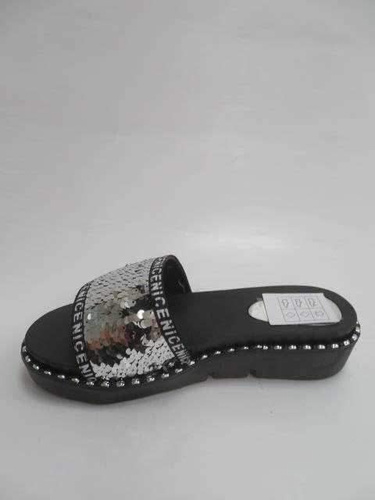 Klapki damskie 7AG582-02.BLACK/SILVER (36/41,12par)