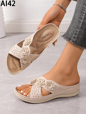 Klapki damskie AI42.BEIGE (36/41,12par)