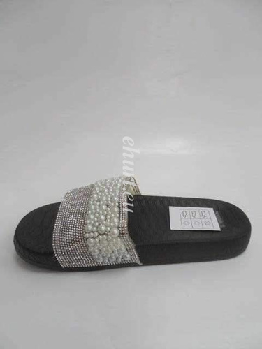 Klapki damskie 7AWF2040-30.BLACK (36/41,12par)