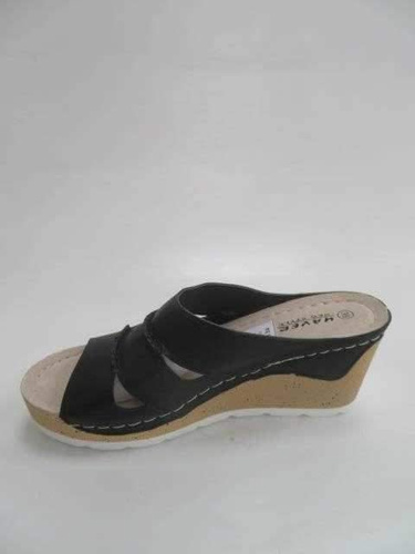 Klapki damskie DE07-1.BLACK (36/41,8par)