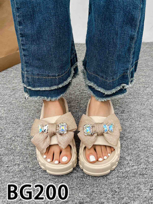 Klapki damskie BG200.KHAKI (36/41,12par)