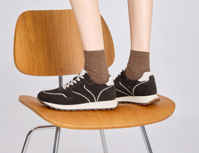 Buty sportowe damskie 7AY702-1.BROWN (36/41,8par)