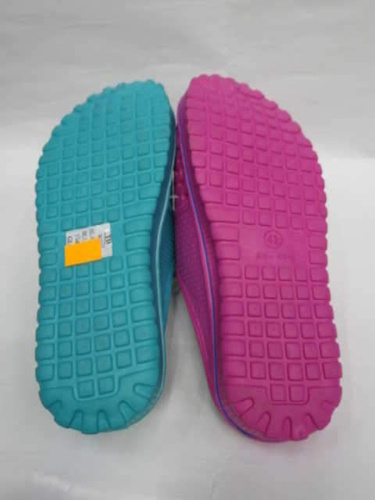 Klapki damskie 7ATDW227.BL/GR/WH/BLU/FU/PI (37/42 36par)
