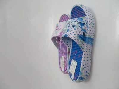 Klapki damskie 7A9779.WHITE (37/42,12par)