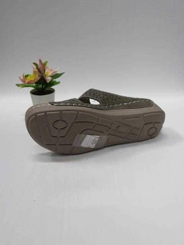 Klapki damskie 7ADJ31-6.GREY (39/43,8par)