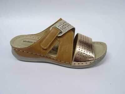 Klapki damskie 7A5708-2.CAMEL (36/42,12par)