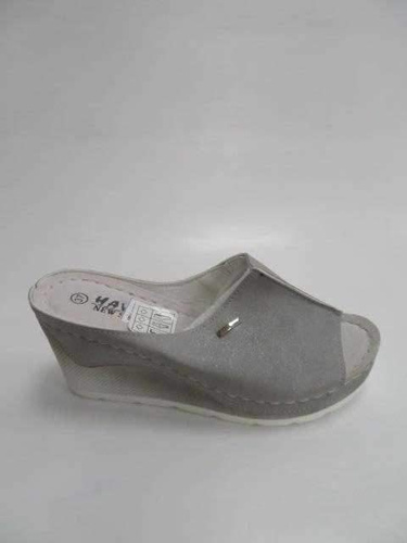 Klapki damskie DE04-10.GREY (36/41,8par)