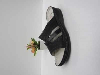 Klapki damskie 7A2290.BLACK (36/42,12par)