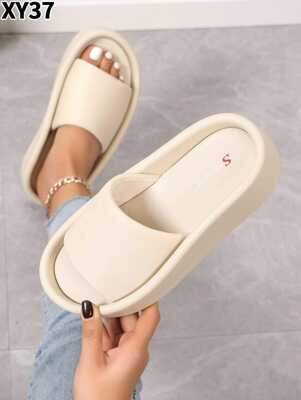 Klapki damskie 7AXY37.BEIGE (36/41,12par)