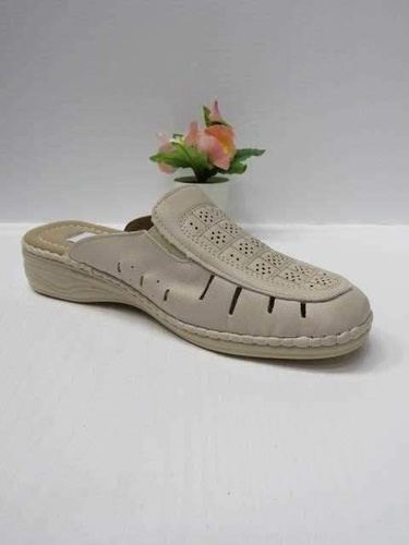 Klapki damskie 7ADJ19-11.BEIGE (39/43,8par)