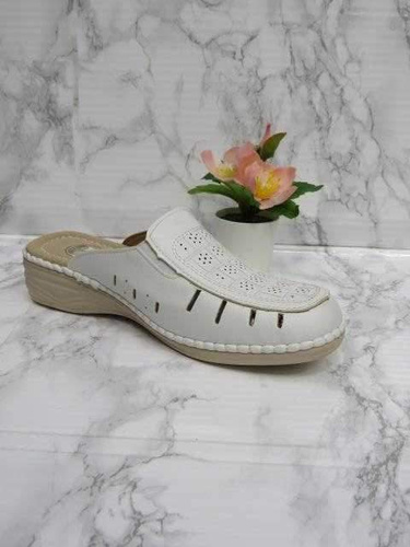Klapki damskie 7AJH19-11.WHITE (36/41,12par)