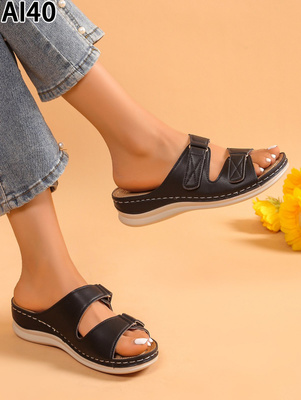 Klapki damskie AI40.BLACK (36/41,12par)