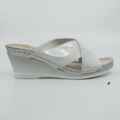 Klapki damskie DE81-2.WHITE (36/41,8par)