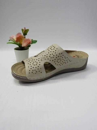 Klapki damskie 7ADJ31-6.BEIGE (39/43,8par)