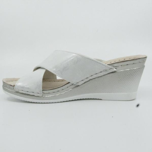 Klapki damskie DE81-2.WHITE (36/41,8par)