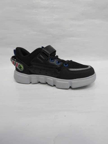 Buty sportowe chłopięce 3AP646A.BLACK (26/31,12par)