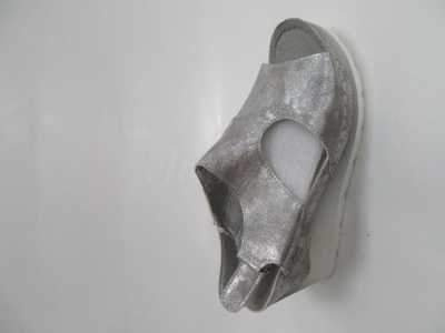 Sandały damskie DE01-3.SILVER (36/41,8par)