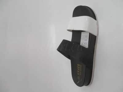 Klapki damskie 7AKM122-18.BLACK/WHITE (36/41,12par)