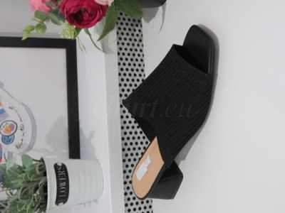 Klapki damskie 7AUC84.BLACK (36/41,12par)